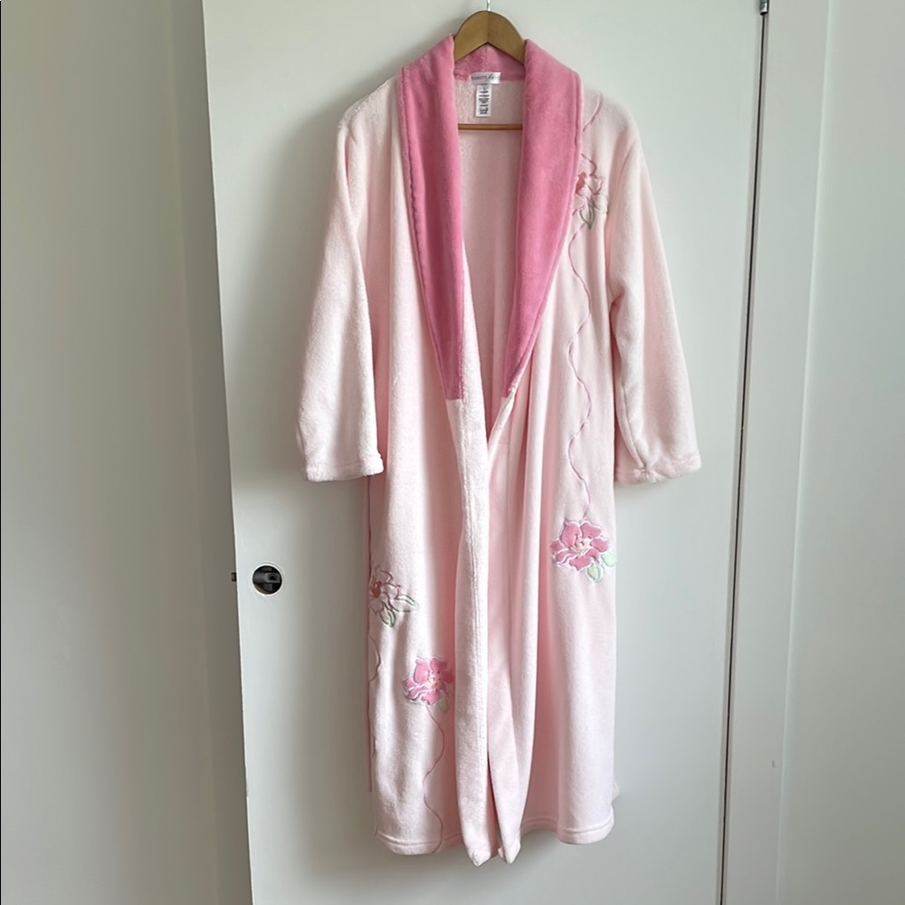 Vanity Fair - Pink Embroidered Robe - Picture 3 of 9